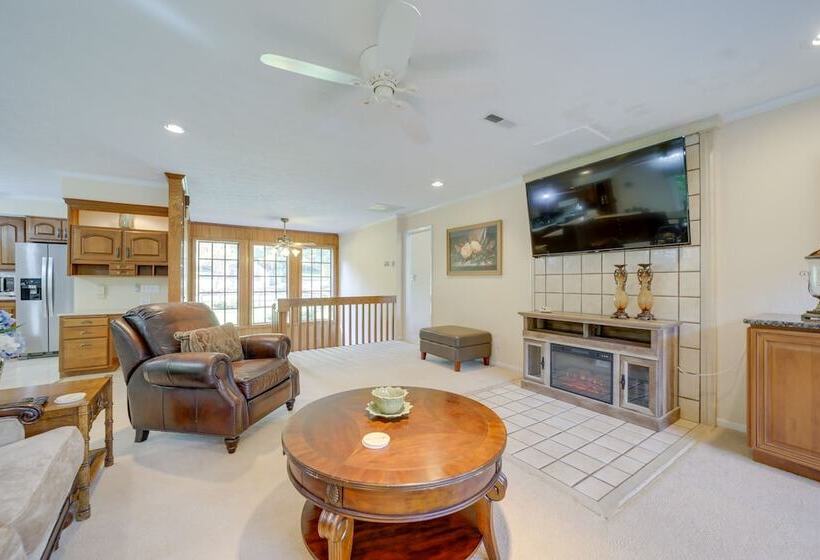 Spacious North Carolina Retreat Patio & Fire Pit