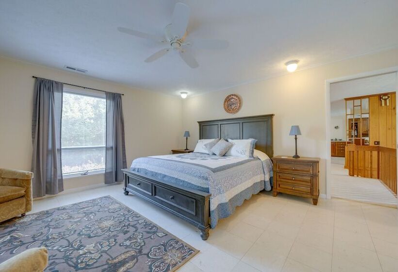 Spacious North Carolina Retreat Patio & Fire Pit