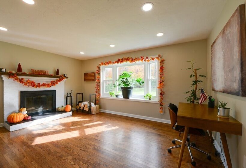 Spacious Oxford Home W/ Pool   4 Mi To Lake!