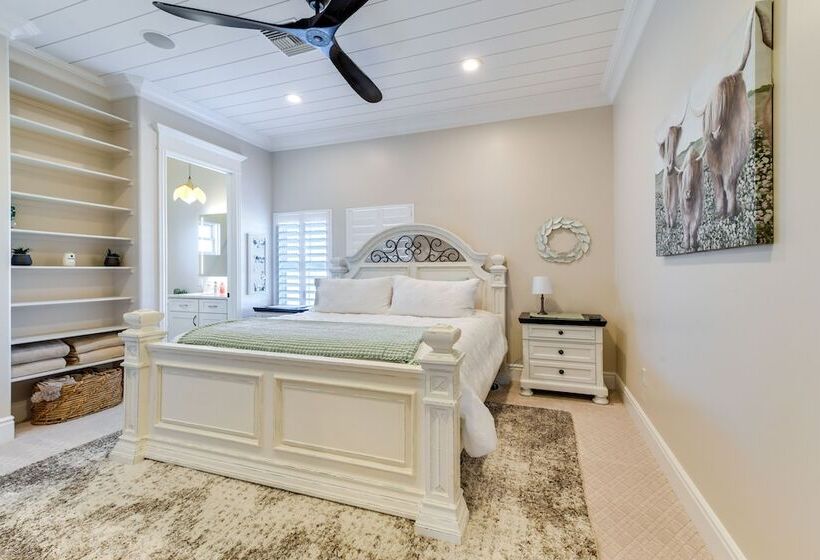 Spacious Queen Creek Home W/ Hot Tub & Pool!