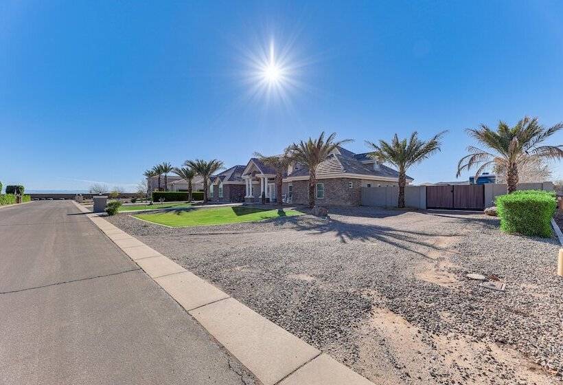 Spacious Queen Creek Home W/ Hot Tub & Pool!