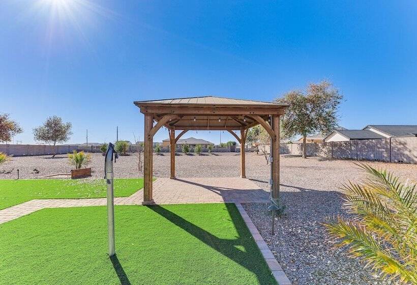 Spacious Queen Creek Home W/ Hot Tub & Pool!