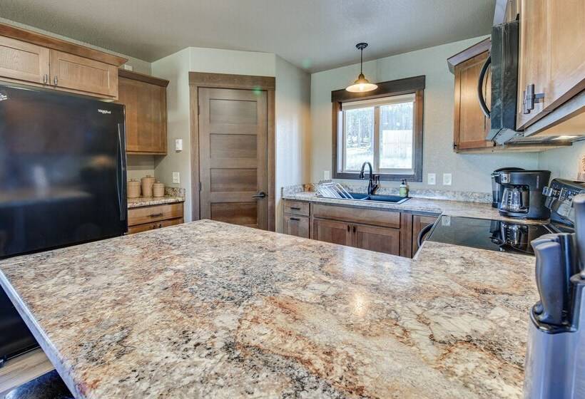 Spacious Sturgis Cabin W/ Grill & Wraparound Patio