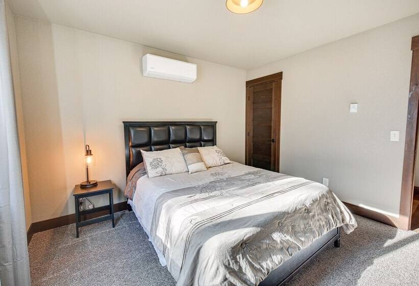 Spacious Sturgis Cabin W/ Grill & Wraparound Patio