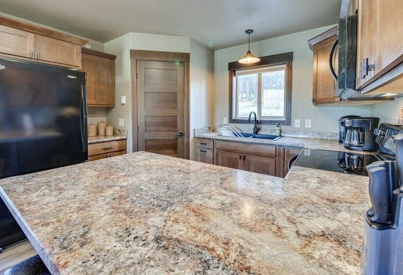 Spacious Sturgis Cabin W/ Grill & Wraparound Patio