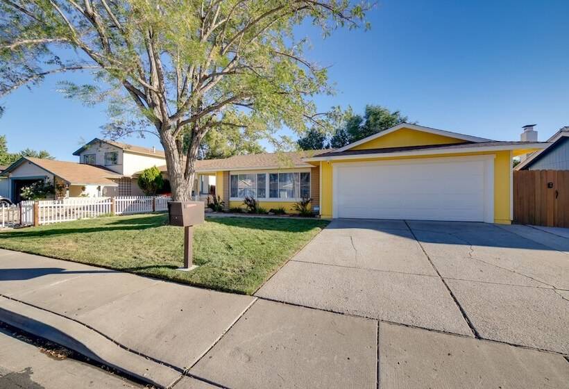 Sparks Retreat W/ Private Hot Tub & Cozy Fireplace