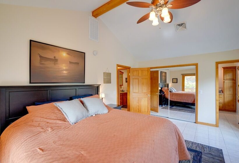 Stunning Athens Home: Mtn Views & Pool Access