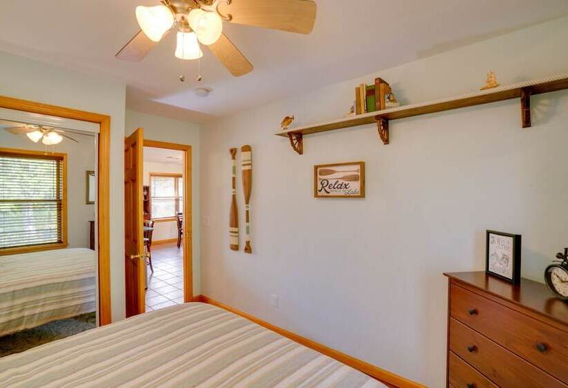 Stunning Athens Home: Mtn Views & Pool Access