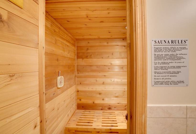 Stunning Athens Home: Mtn Views & Pool Access