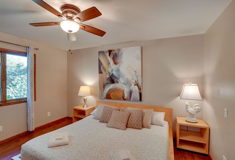 Stunning Athens Retreat On Sleepy Hollow Lake!