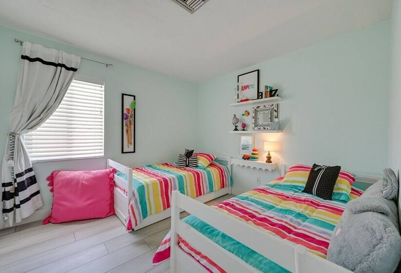 Stunning Marco Island Home W/ Covered Patio!