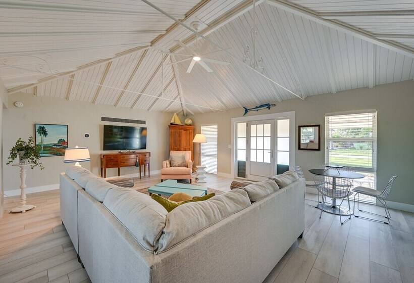 Stunning Marco Island Home W/ Covered Patio!