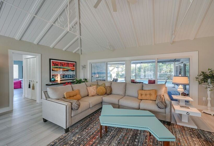 Stunning Marco Island Home W/ Covered Patio!