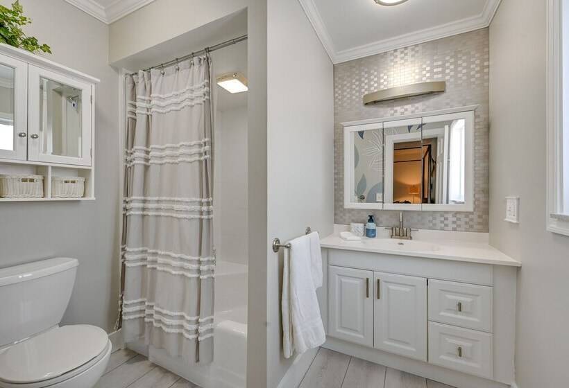 Stunning Marco Island Home W/ Covered Patio!