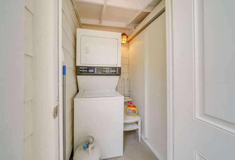 Stunning Ventura Cottage W/ Deck + Ocean View!