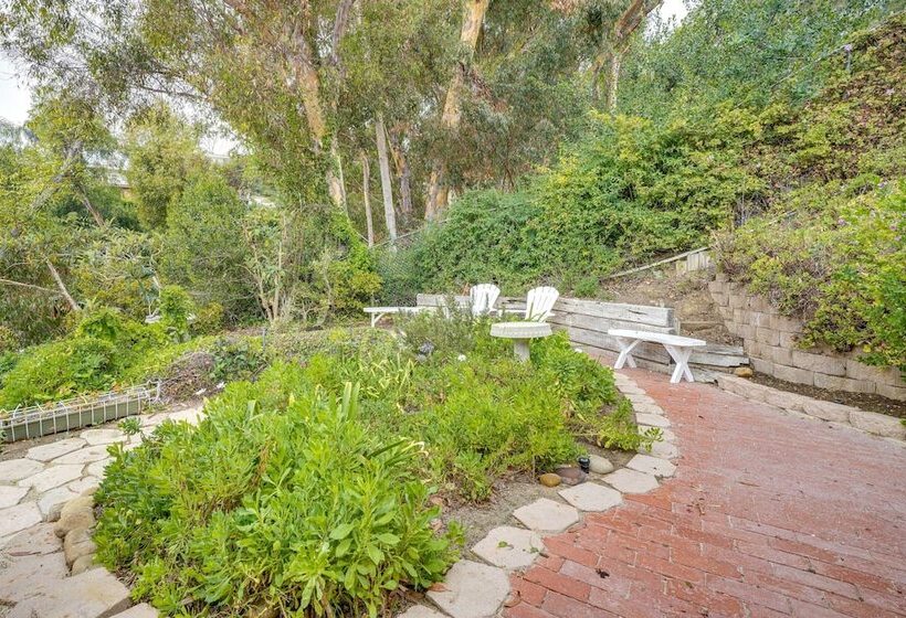 Stunning Ventura Cottage W/ Deck + Ocean View!