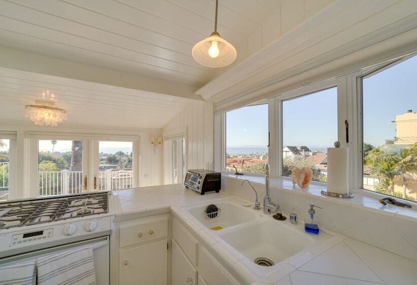 Stunning Ventura Cottage W/ Deck + Ocean View!