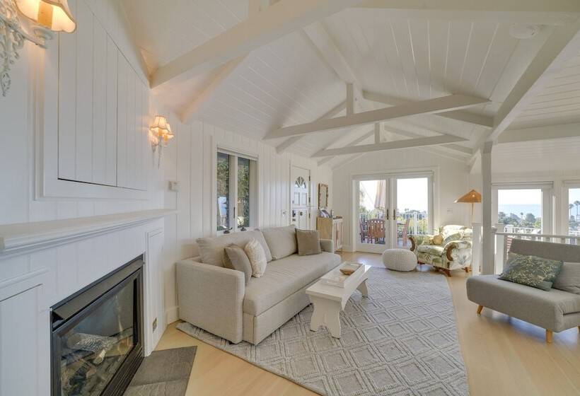 Stunning Ventura Cottage W/ Deck + Ocean View!