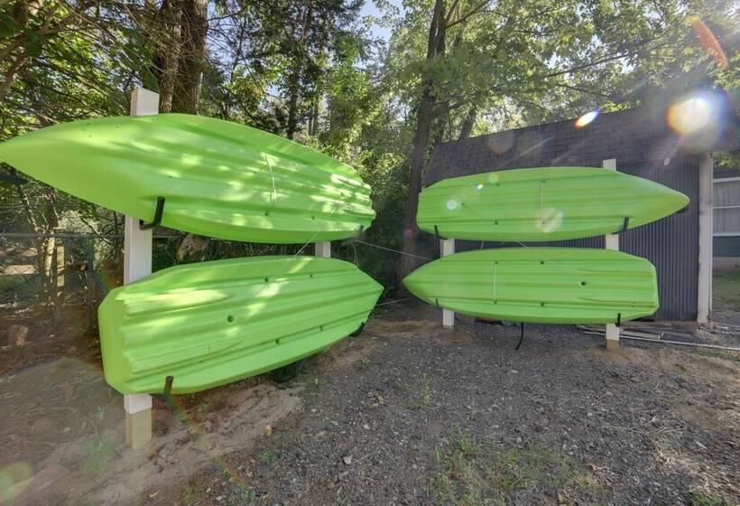 Stylish Grass Lake Retreat Steps To Park!