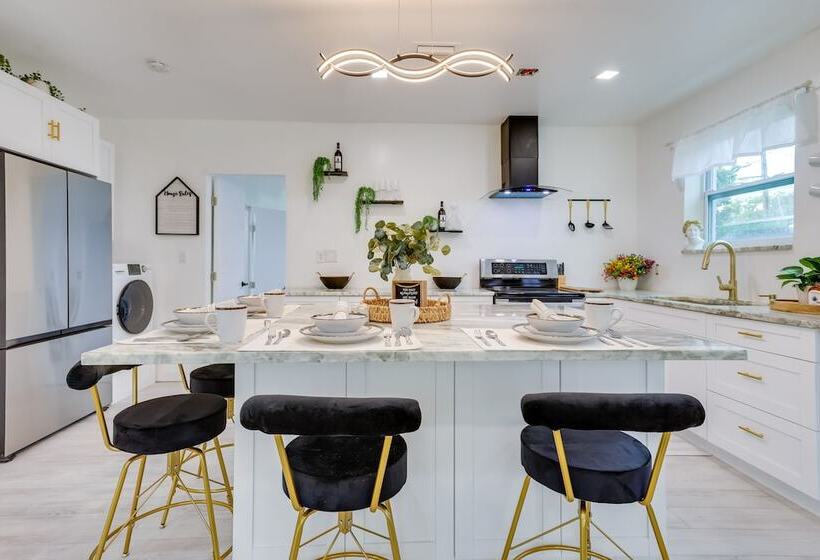 Stylish Miami Home: 2 Mi To Intracoastal Waterway!