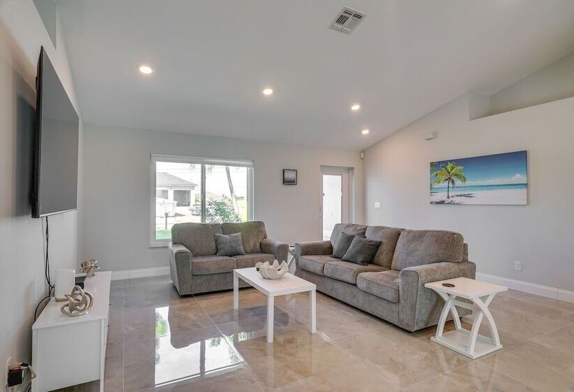 Furnished Lanai + Pool: Sunlit Cape Coral Getaway!