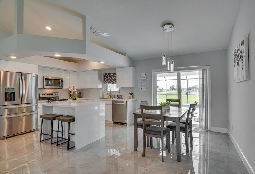 Furnished Lanai + Pool: Sunlit Cape Coral Getaway!