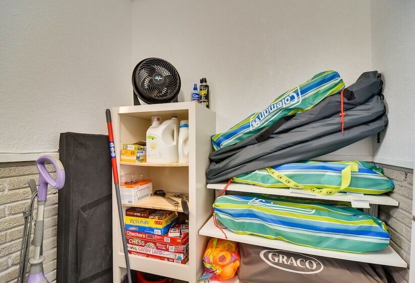 Sunny Gulfport Home: Walk To Art District + Beach!