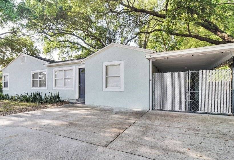 Sunny Gulfport Home: Walk To Art District + Beach!