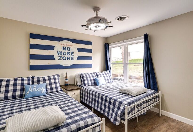 Lakefront Home W/ Private Dock In Sunrise Beach!