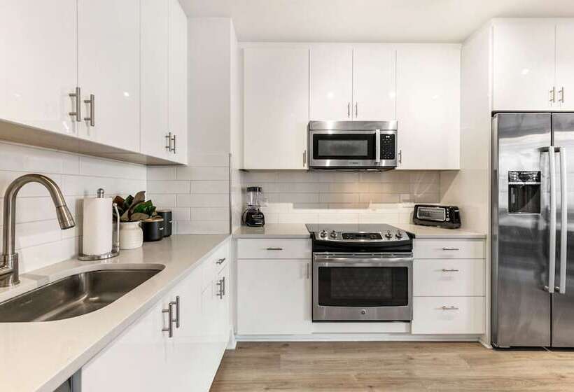 The Big Easys Finest 4br Condo In Nola