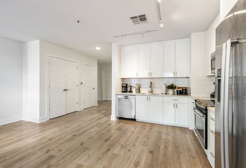 The Big Easys Finest 4br Condo In Nola