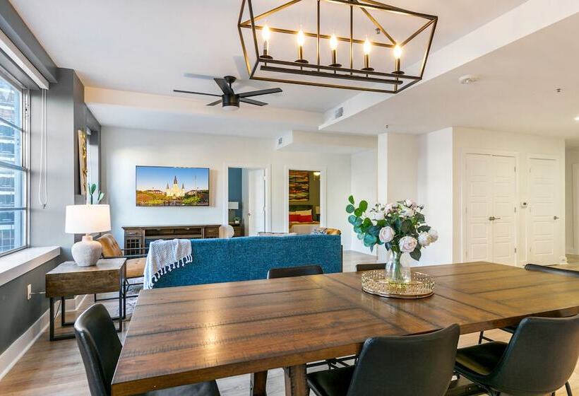 The Big Easys Finest 4br Condo In Nola
