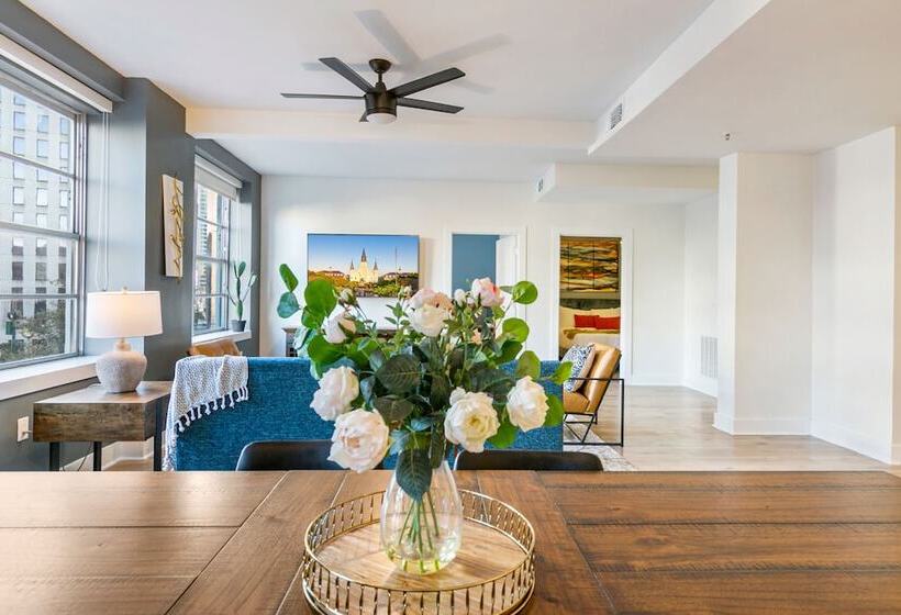 The Big Easys Finest 4br Condo In Nola