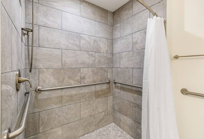 The Big Easys Finest 4br Condo In Nola