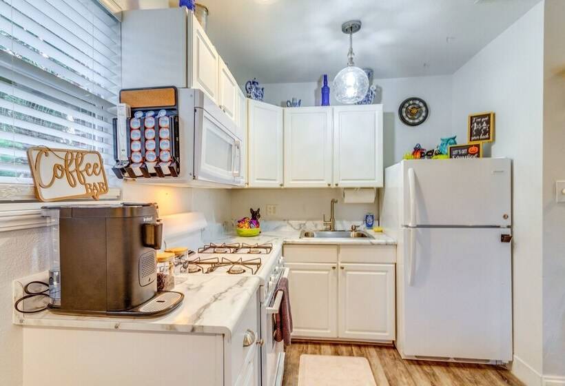 The Dragonfly House    Walk To Downtown Pensacola