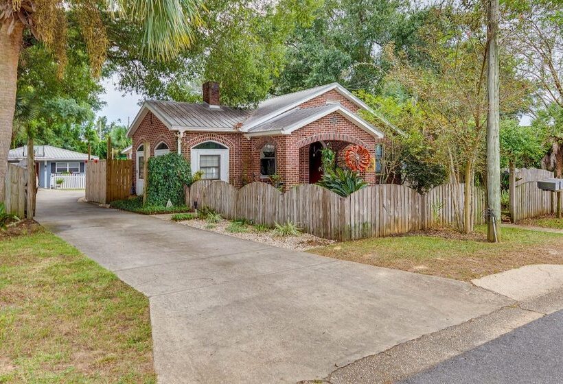 The Dragonfly House    Walk To Downtown Pensacola