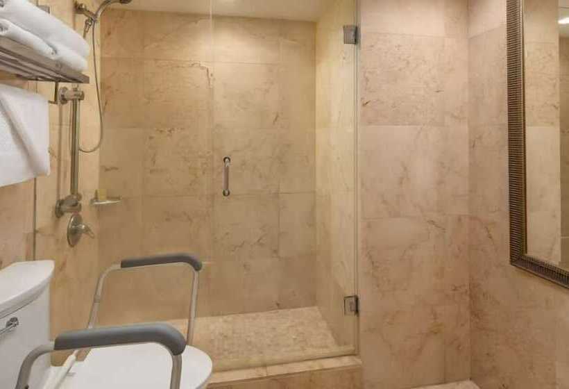 The Grand Hotel Biscayne Bay