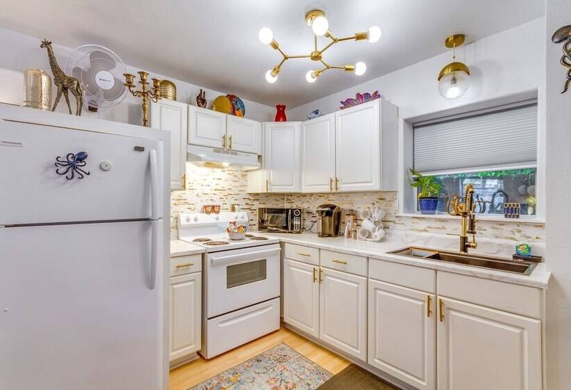 The Octopus House  In Pensacola Near Downtown!