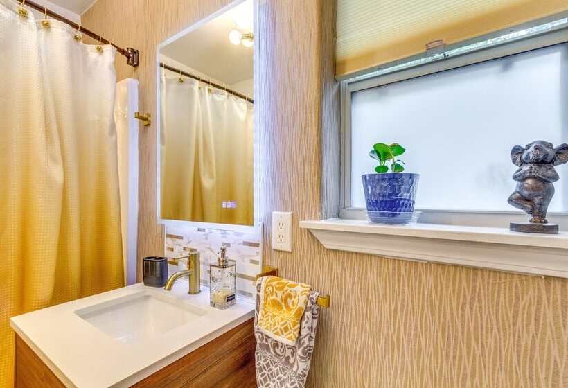 The Octopus House  In Pensacola Near Downtown!