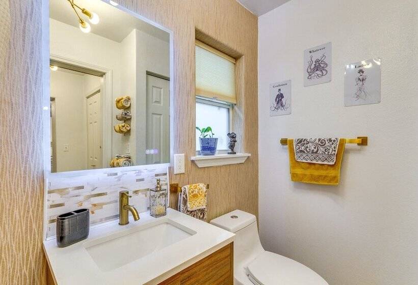 The Octopus House  In Pensacola Near Downtown!