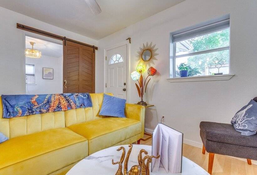 The Octopus House  In Pensacola Near Downtown!