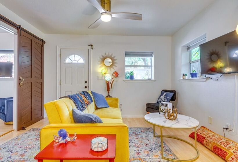 The Octopus House  In Pensacola Near Downtown!