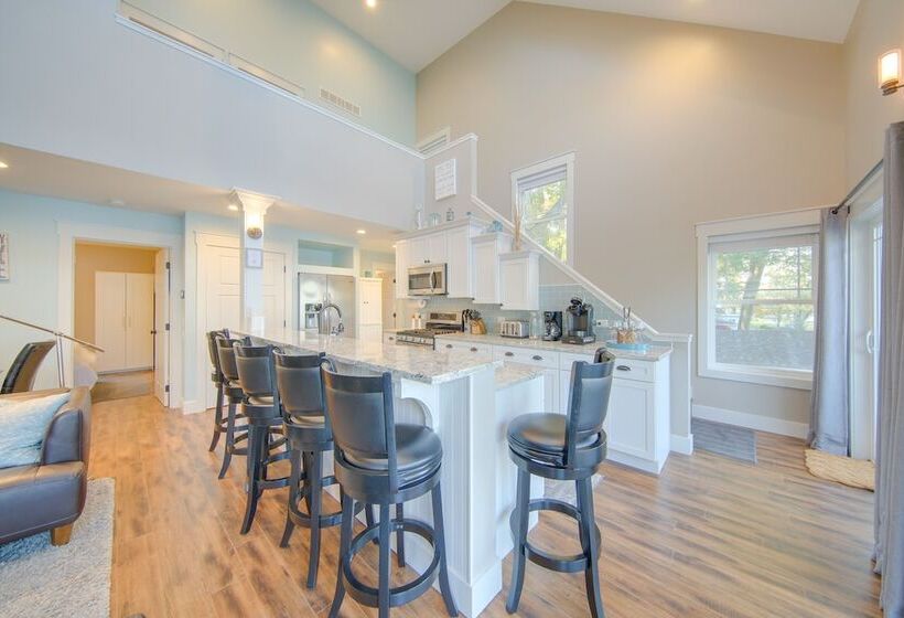 Tipton Home W/ Private Lakefront & Fire Pits!