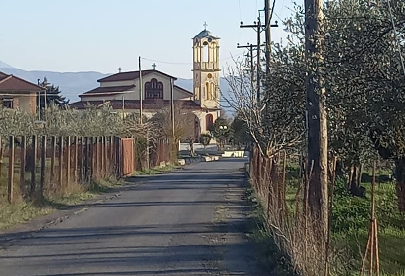 Beautiful 1 Bed Cottage In Megalopolis