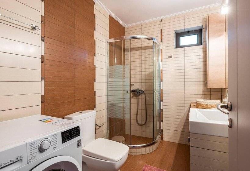 Beautiful 1 Bed Cottage In Megalopolis