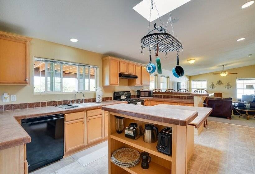 Tucson Home: 11 Mi To Saguaro National Park!