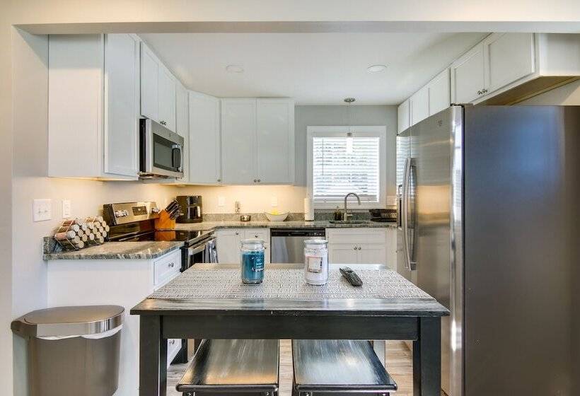 Updated Home Walk To Salisbury University!