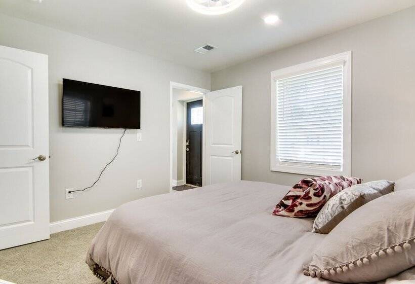 Updated Home   Walk To Salisbury University!