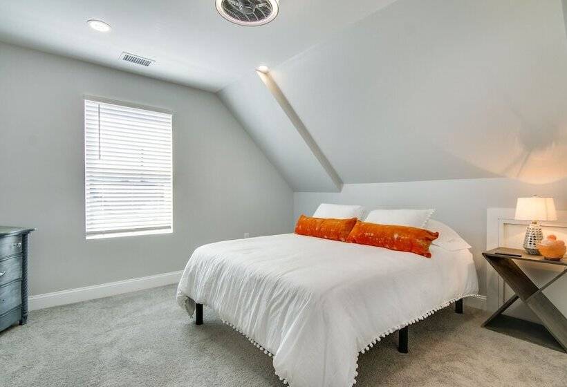 Updated Home   Walk To Salisbury University!