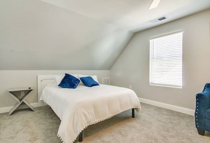 Updated Home Walk To Salisbury University!